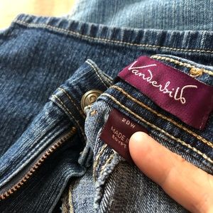 Gloria Vanderbilt capris